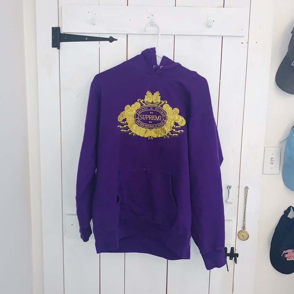 Supreme sweatshirt